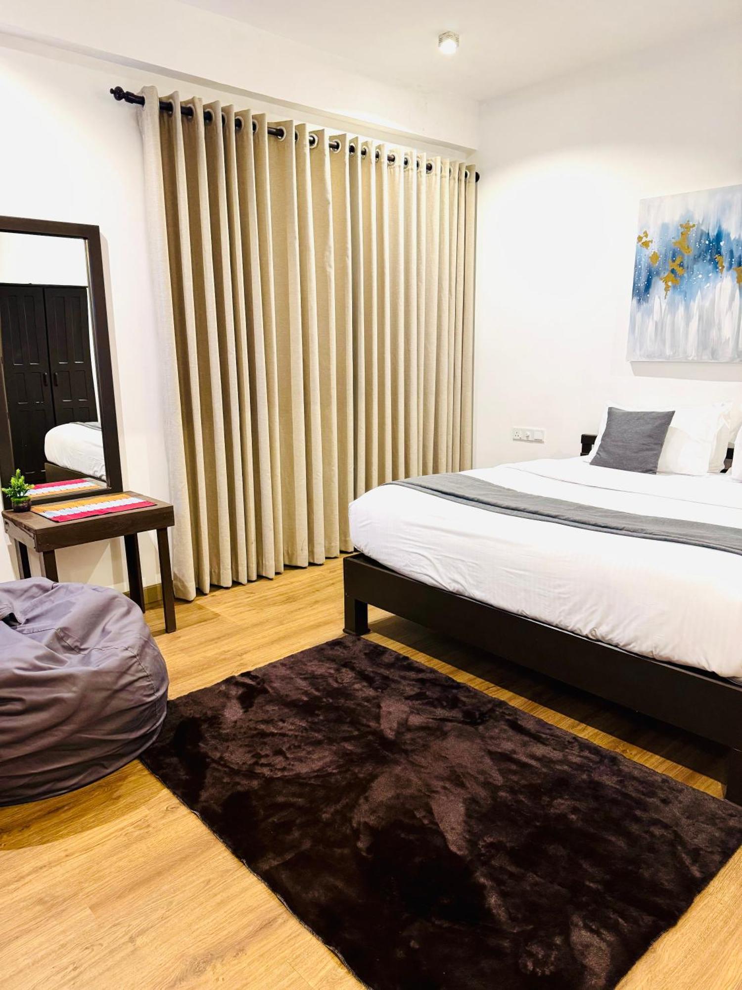 Hotel Queens Mount Glen Heights 2*