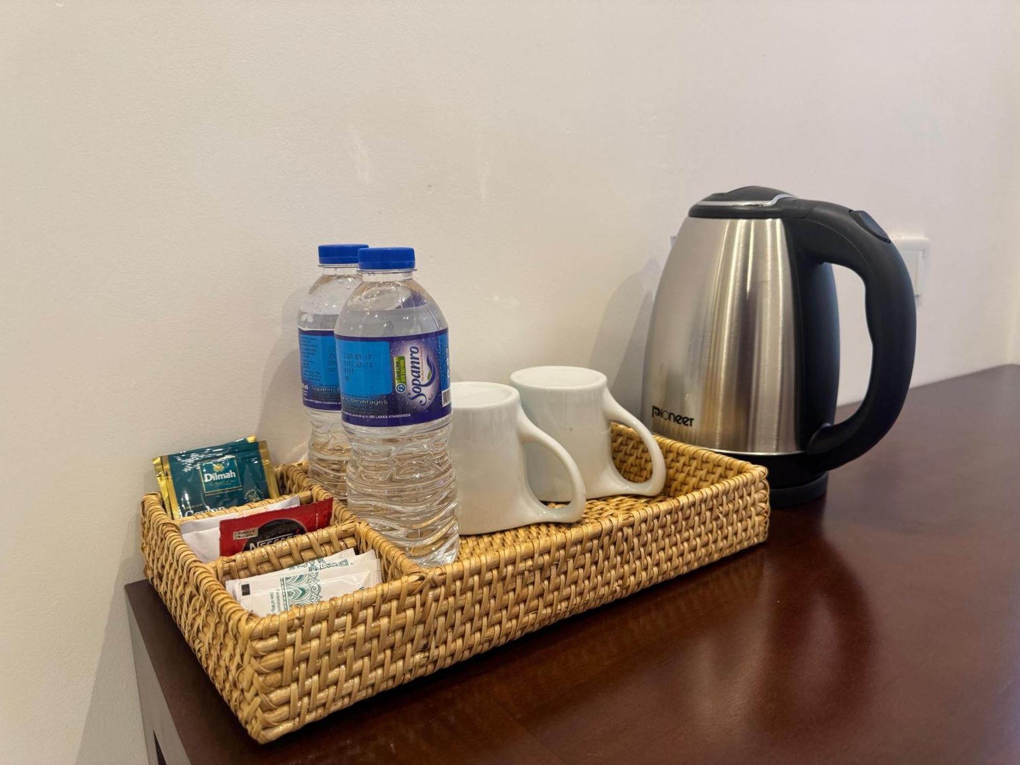 Hotel Queens Mount Glen Heights